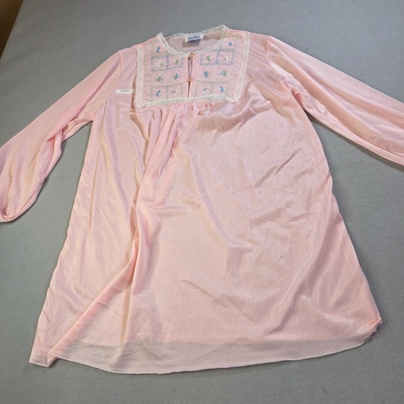 Ballet New York Other - Vintage Ballet New York Pink Embroidered Lace Nightgown Long Sleeve Distressed